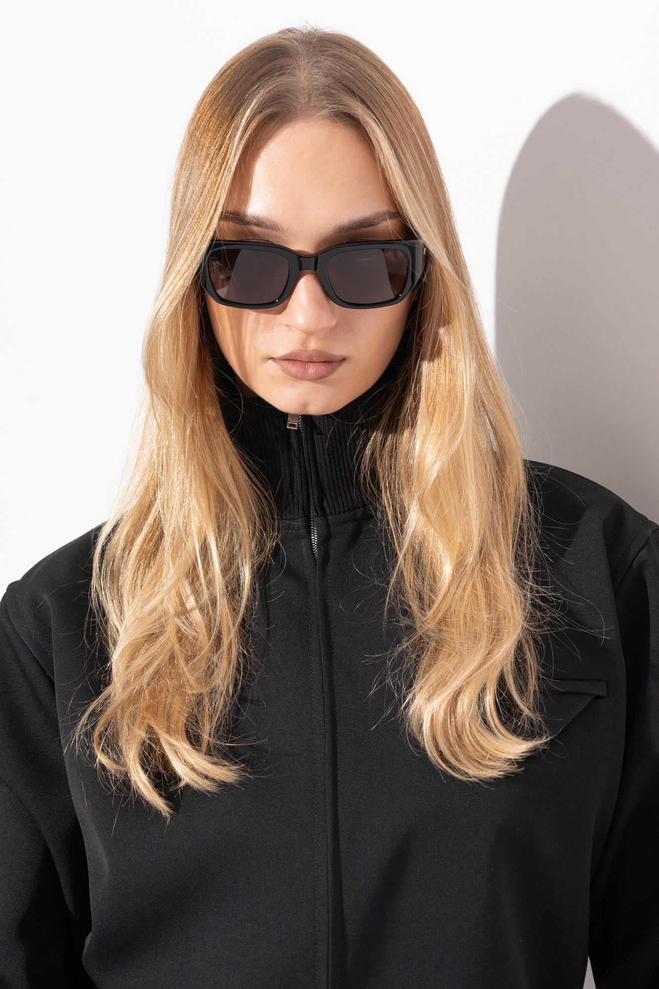 サングラス BOTTEGA VENETA FW25 SUNGLASSES (841186 V2Q30 1049) Buy Bottega Veneta Rectangular Sunglasses 'Black/Grey
